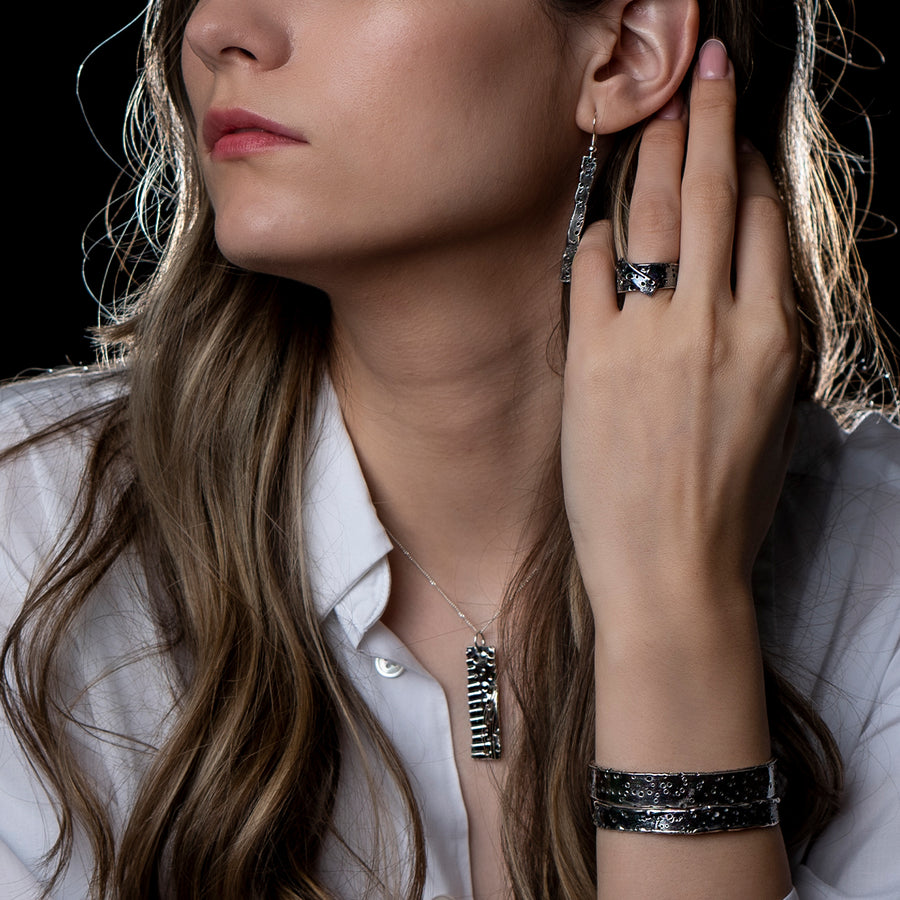 colier argint handmade patinat contemporan