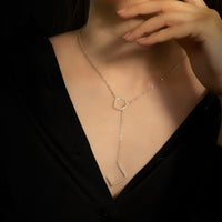 colier argint design modern geometric